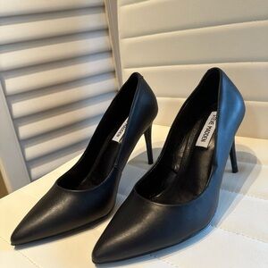 Steve Madden Pointed Closed Toe Heels